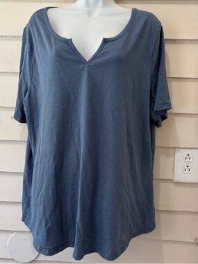 🔥5 for $25🔥 Terra & Skye Plus Size Blue Grey Notched V Neck Tee Shirt